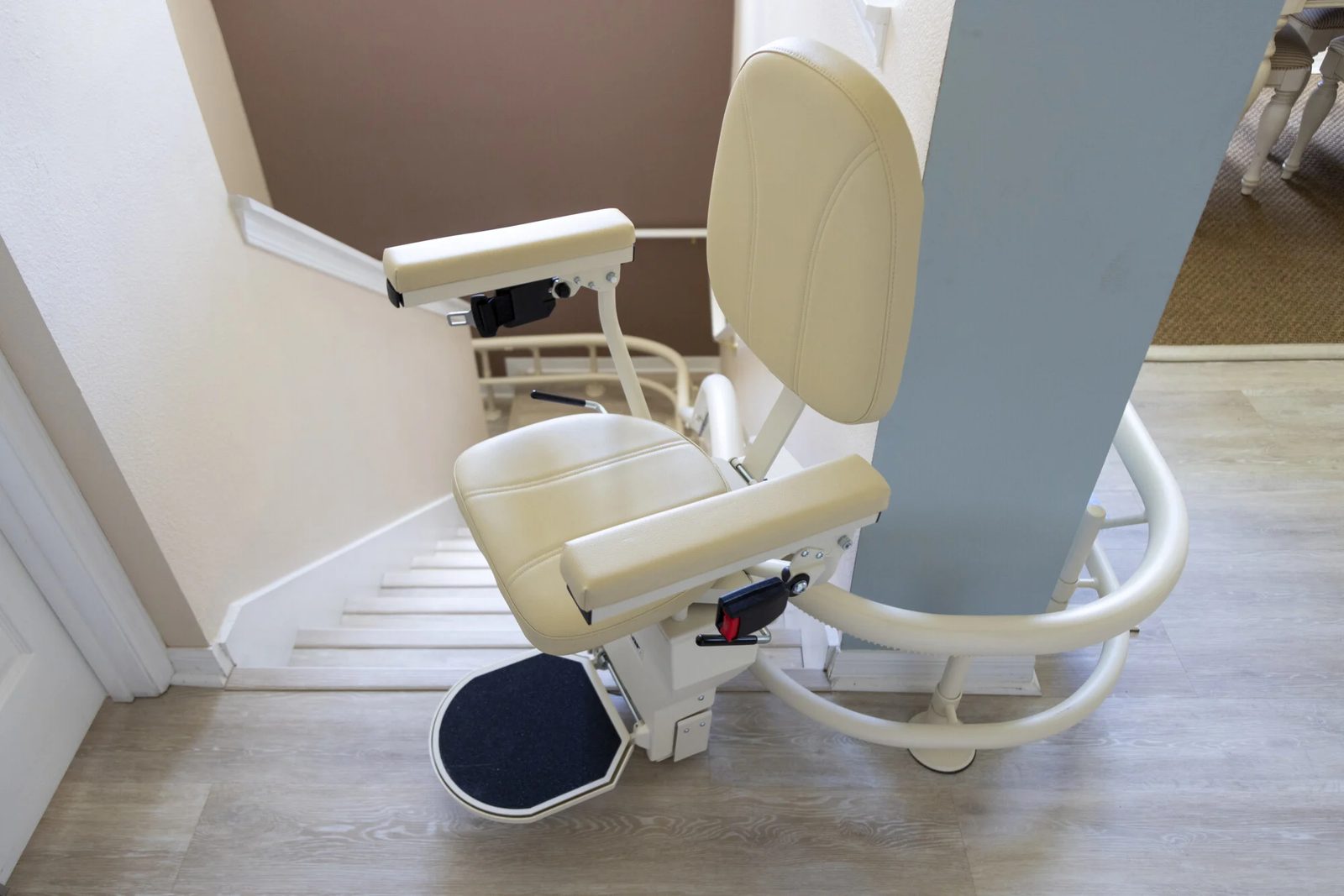 Helix Curved Stairlift - Image 4