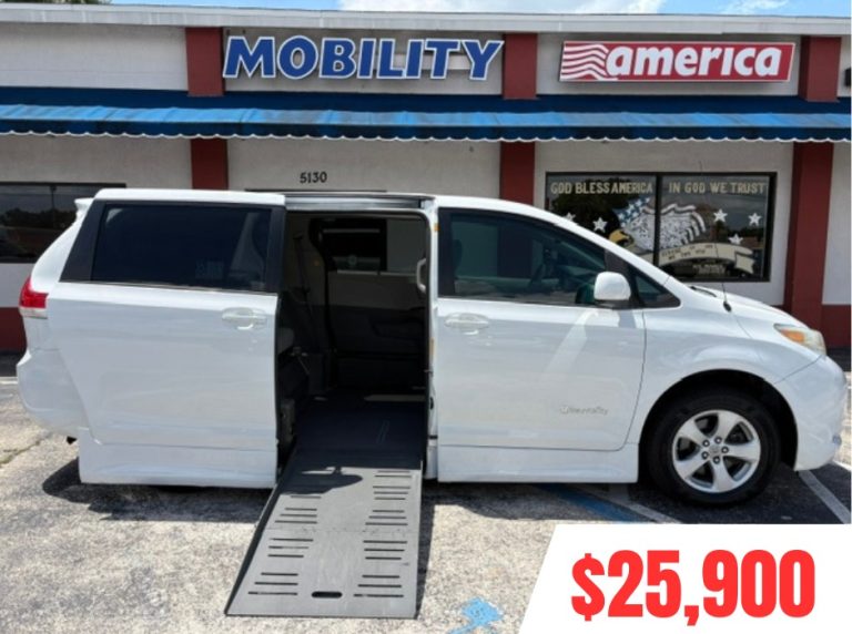 2011 Toyota Sienna LE