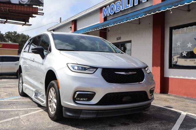 2024 Chrysler Pacifica