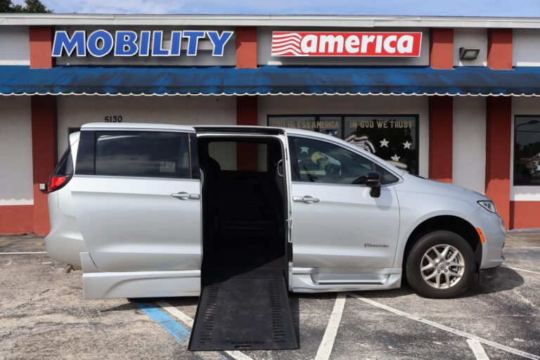 2024 Chrysler Pacifica