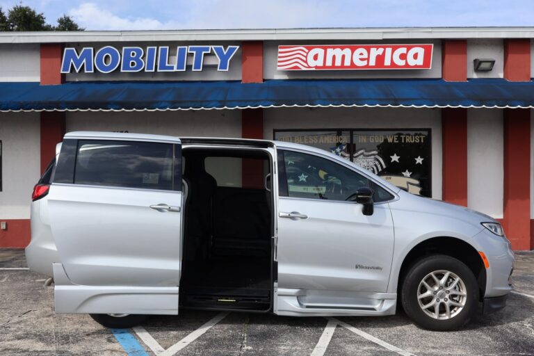 2024 Chrysler Pacifica